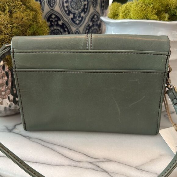 NWT HOBO Convertible Leather Baguette Bag Wristlet - Picture 6 of 6